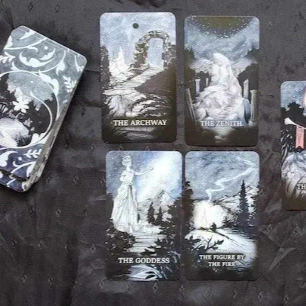 The Endless Oracle 9*6cm A Han - Tarot Deck With Guidebook 评论和价格